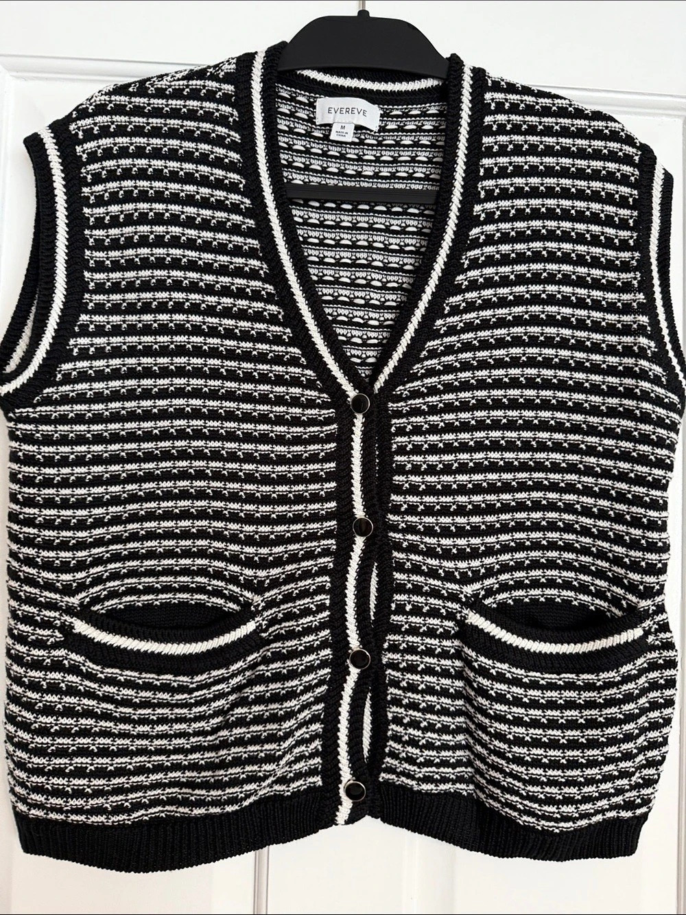 Evereve Black & White Knit Vest Like New
